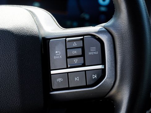 Used 2025 Ford F150 Lariat AWD/4WD image 36