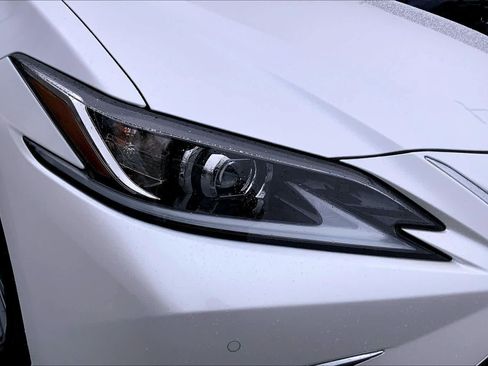 Certified 2025 Lexus ES 350 w/ Premium Package image 28