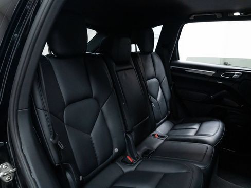 Used 2016 Porsche Cayenne AWD/4WD image 10