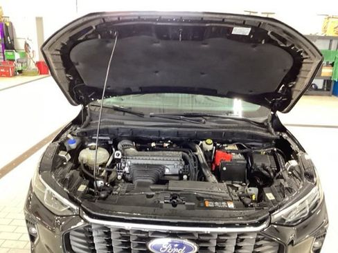 Used 2023 Ford Escape Platinum AWD/4WD image 16