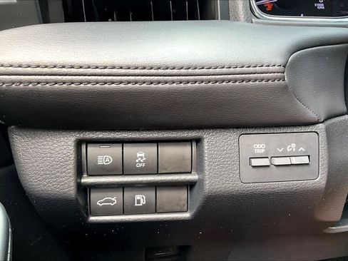 Used 2021 Toyota Avalon XLE w/ Carpet Mat Package (TMS) image 31