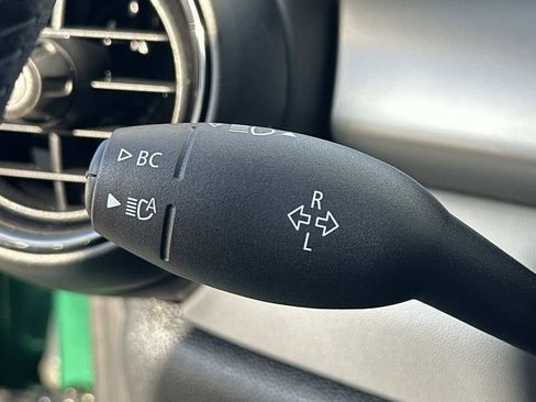 Used 2021 MINI Cooper SE w/ 6.5" Touchscreen Package image 18