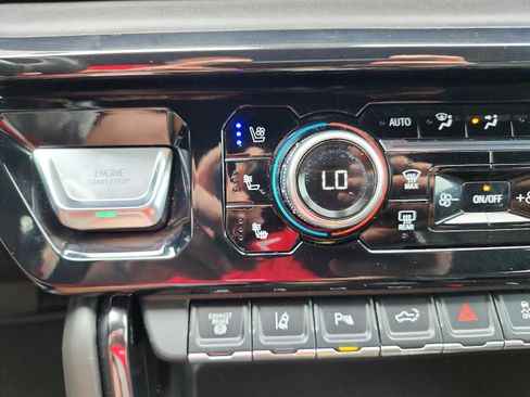 Used 2024 GMC Sierra 2500 AT4X image 26