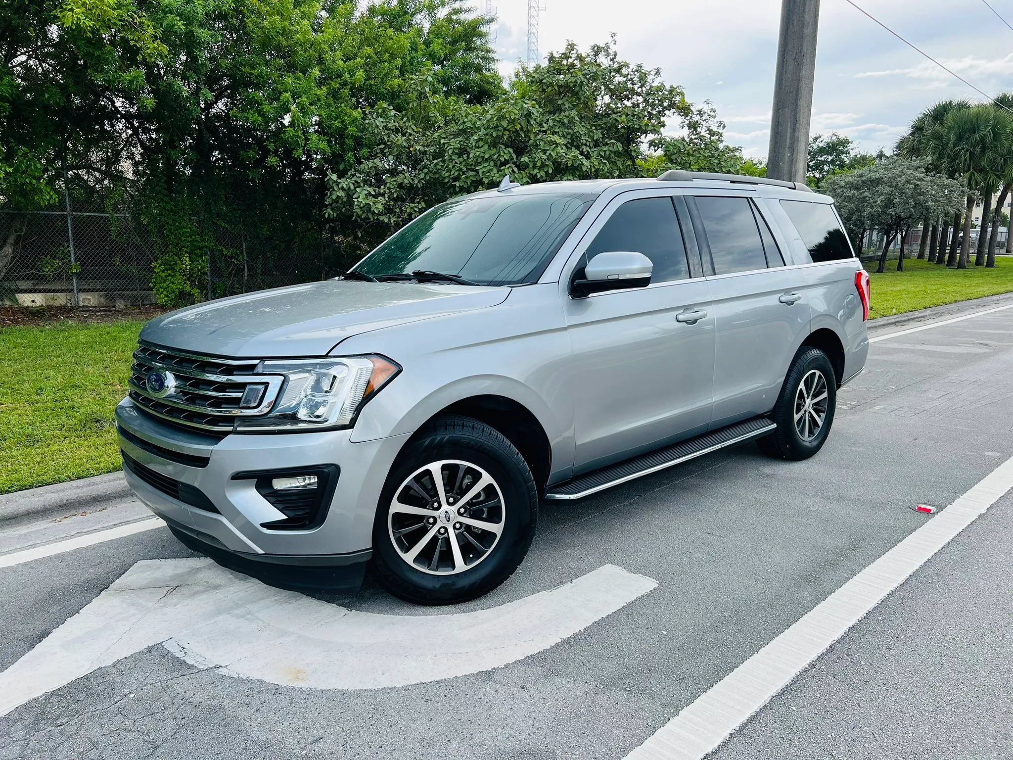 Used 2020 Ford Expedition XLT w/ Equipment Group 202A RWD image 1