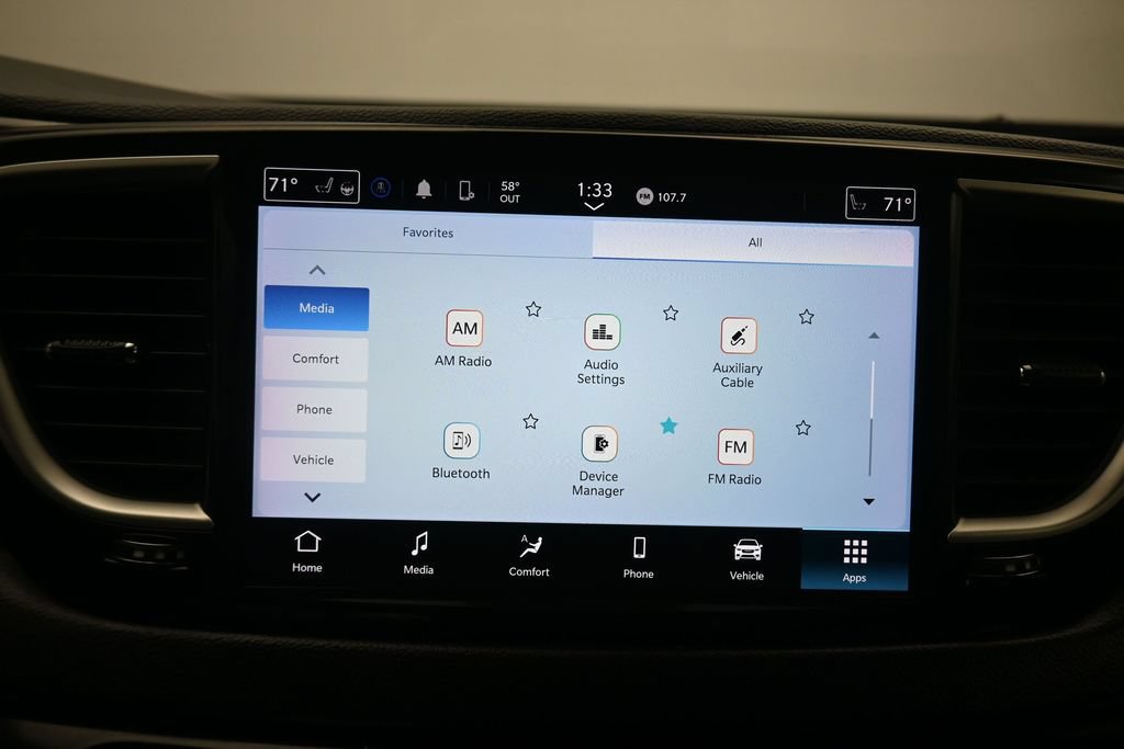 Used 2024 Chrysler Pacifica Touring-L FWD image 17