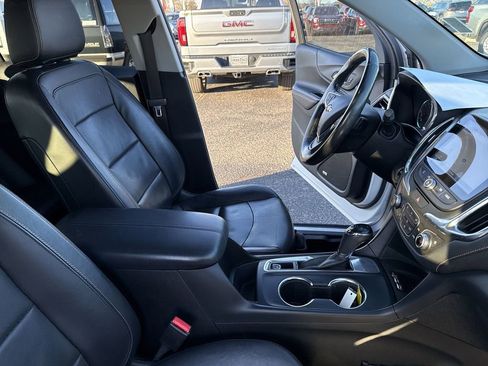 Used 2018 Chevrolet Equinox Premier image 13