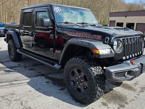 Used 2023 Jeep Gladiator Mojave w/ Cold Weather Group AWD/4WD image 6