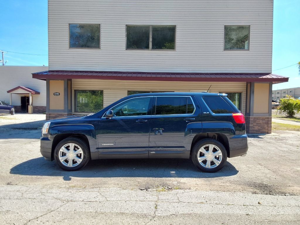 Used 2017 GMC Terrain SLE FWD image 1