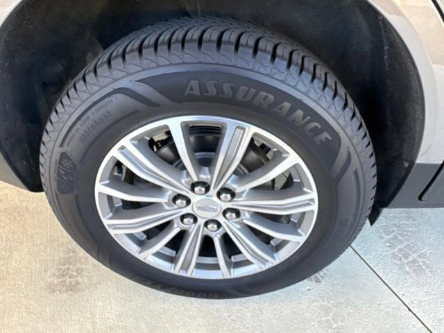 Used 2019 Cadillac XT5 Luxury AWD/4WD image 38
