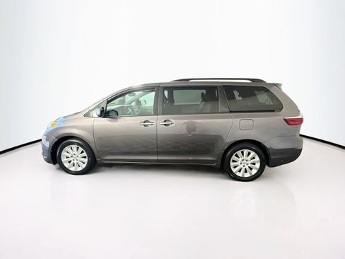 Used 2016 Toyota Sienna XLE Premium AWD/4WD image 3