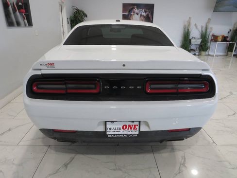 Used 2019 Dodge Challenger R/T w/ Driver Convenience Group RWD image 5