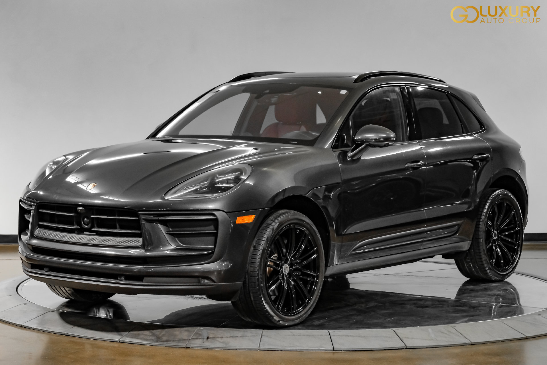 Used 2024 Porsche Macan AWD/4WD image 8