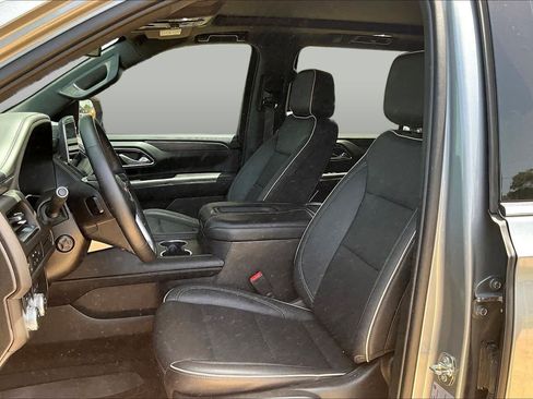 Used 2023 GMC Yukon XL SLT w/ SLT Luxury Package AWD/4WD image 10