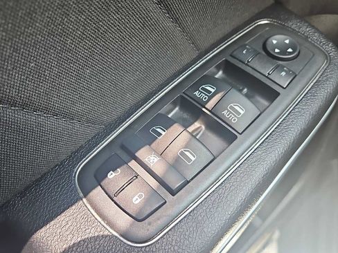 Used 2021 Dodge Charger SXT RWD image 15
