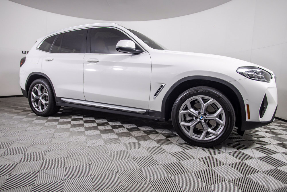 Used 2023 BMW X3 xDrive30i w/ Premium Package AWD/4WD image 2