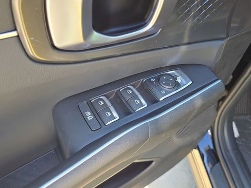 New 2026 Kia Sorento S FWD image 19