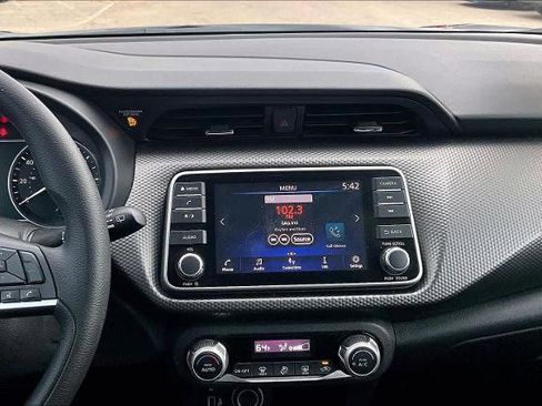 Certified 2020 Nissan Kicks SV image 6