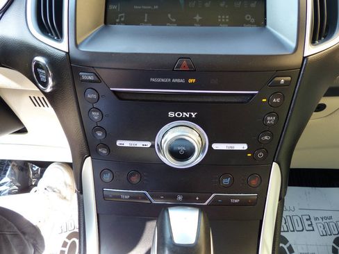 Used 2018 Ford Edge Titanium w/ Equipment Group 301A AWD/4WD image 35