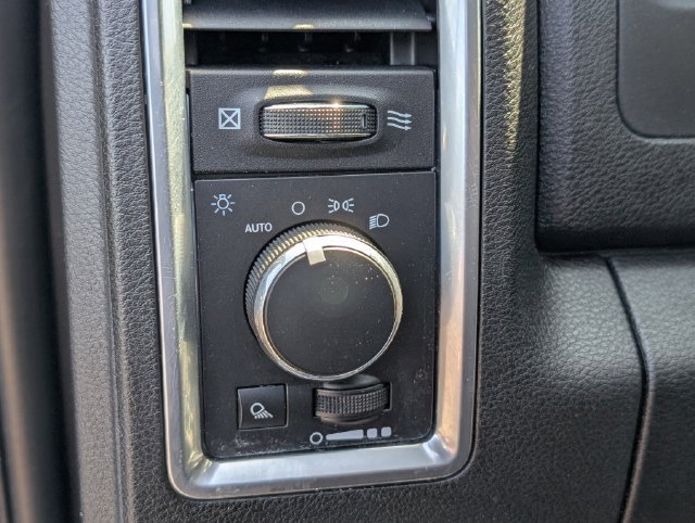 Used 2024 RAM 1500 Warlock AWD/4WD image 18