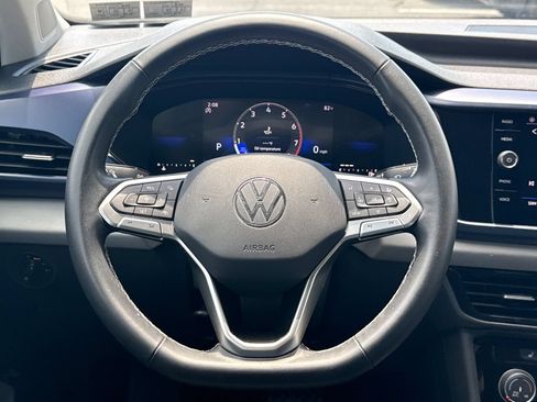 Certified 2023 Volkswagen Taos SE w/ Black Wheel Package FWD image 15