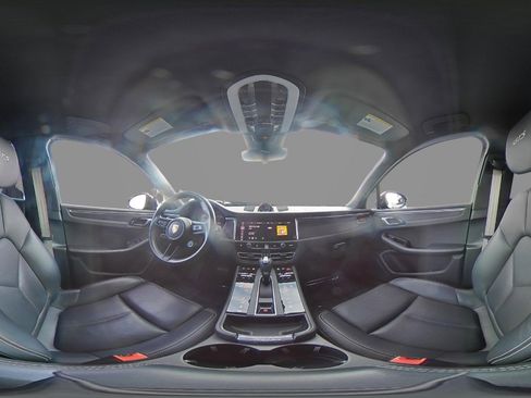 Certified 2022 Porsche Macan GTS image 29