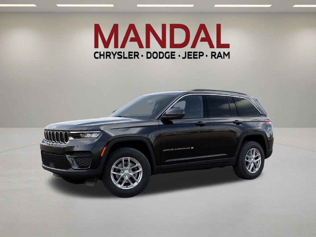 New 2026 Jeep Grand Cherokee Laredo RWD image 2