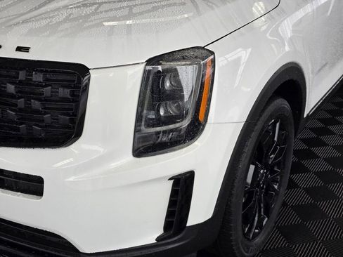 Used 2022 Kia Telluride EX w/ EX Premium Package image 11