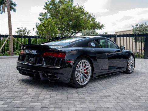 Used 2017 Audi R8 V10 AWD/4WD image 4
