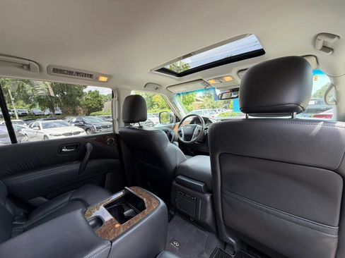 Used 2017 INFINITI QX80 4WD w/ Driver Assistance Package image 34