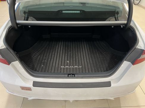 Used 2023 Toyota Camry SE image 8