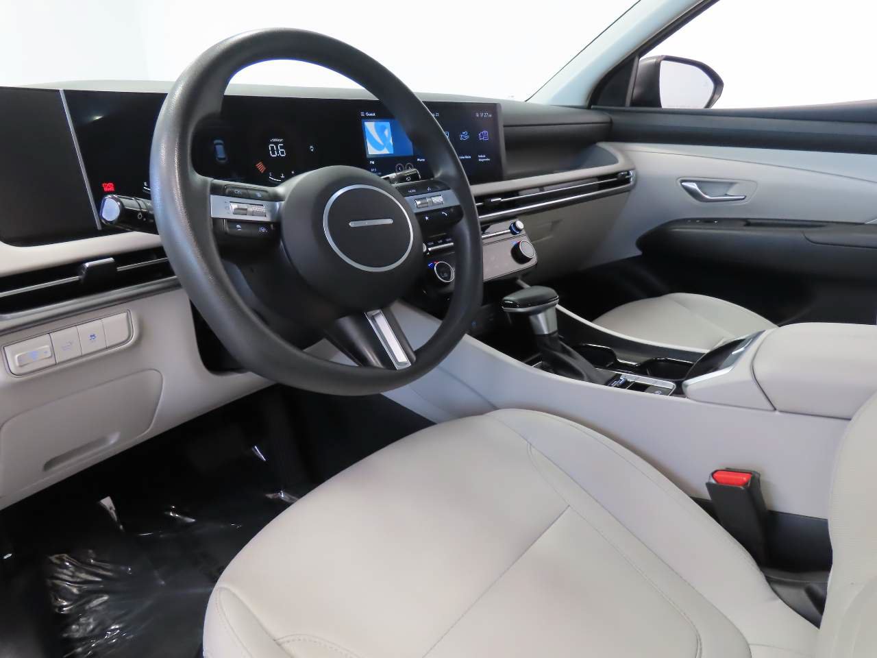 Used 2025 Hyundai Tucson SEL FWD image 8