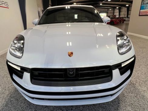 Used 2023 Porsche Macan Base image 16