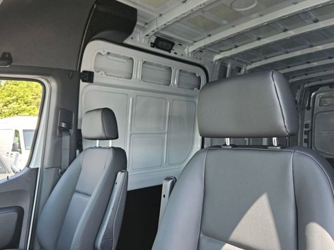 New 2025 Mercedes-Benz Sprinter 2500 image 9