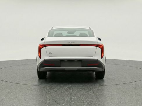 Used 2025 Kia K4 LXS image 7