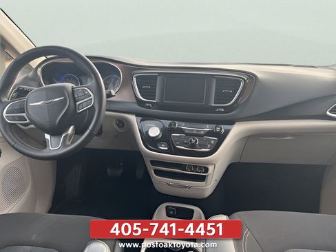 Used 2024 Chrysler Voyager LX FWD image 21