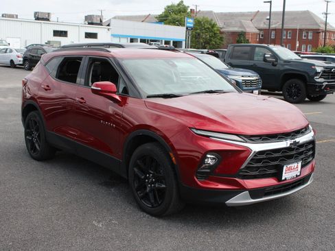 Used 2023 Chevrolet Blazer LT AWD/4WD image 3