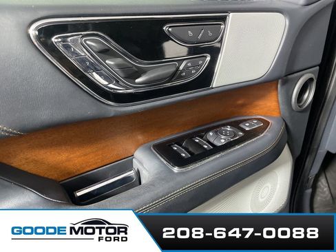 Used 2022 Lincoln Navigator L Black Label AWD/4WD image 9