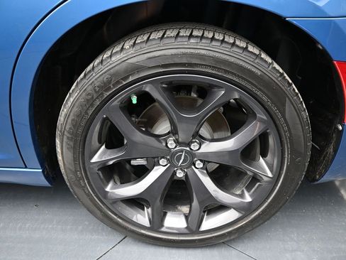 Used 2023 Chrysler 300 Touring w/ Sport Appearance Package RWD image 10