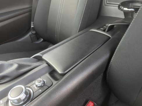 Used 2021 MAZDA MX-5 Miata RF Club RWD image 25