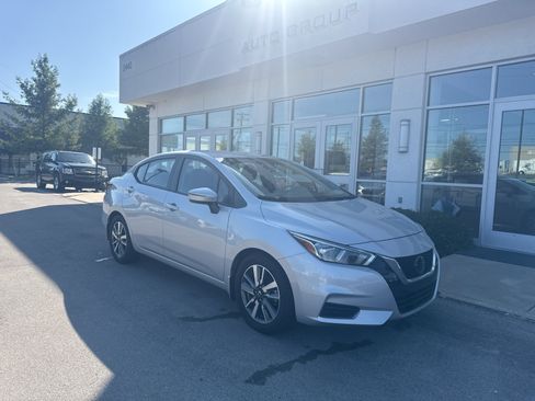Used 2020 Nissan Versa SV FWD image 1
