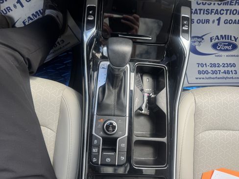 Used 2023 Kia Sorento SX AWD/4WD image 17