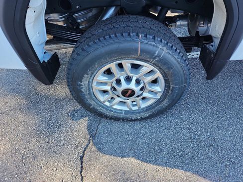 New 2026 GMC Sierra 2500 Pro w/ Convenience Package image 5