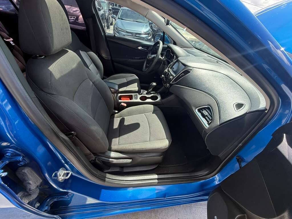 Used 2017 Chevrolet Cruze LT w/ Sun And Sound Package FWD image 11