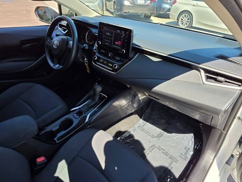 Used 2022 Toyota Corolla LE image 15