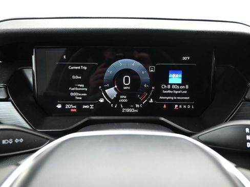 Used 2025 GMC Acadia Elevation image 12