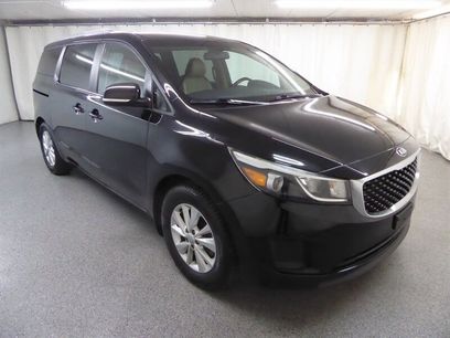 Used 2017 Kia Sedona LX w/ LX Essentials Premium Package