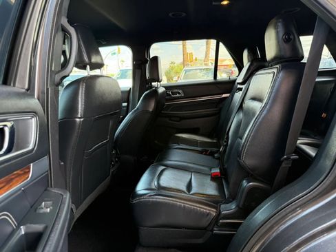 Used 2019 Ford Explorer Limited w/ Class III Trailer Tow Package FWD image 44