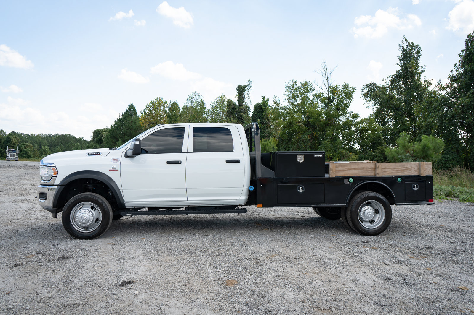 Used 2024 RAM 5500 Tradesman w/ Chrome Appearance Group AWD/4WD image 5