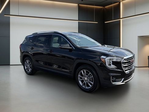 Used 2024 GMC Terrain SLT w/ Infotainment Package II FWD image 8