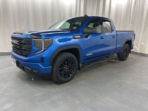 Used 2022 GMC Sierra 1500 Elevation image 2